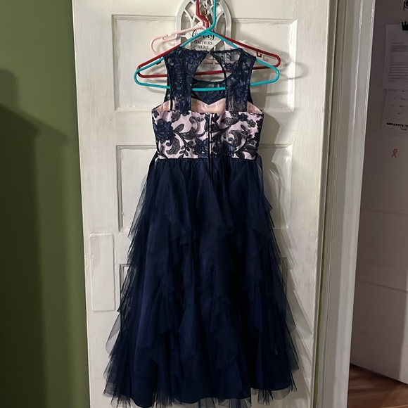 Classy girl dress - Picture 2 of 6